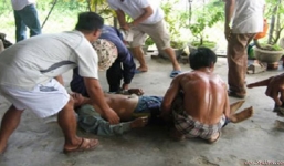 Dựng rạp đám cưới, một người bị điện giật tử vong