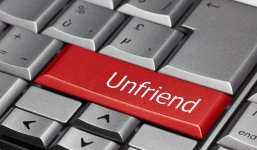 Sự thật về vụ 'Facebook tự unfriend nếu không có tương tác'