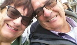 Hy hữu chồng bỏ quên vợ ở sân bay khi đi nghỉ mát