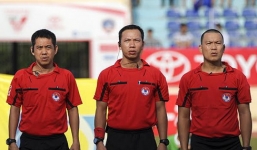 Trọng tài V-League mắc lỗi ngớ ngẩn nhất lịch sử bóng đá