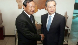 Trung Quốc cám ơn Campuchia khi ASEAN né tránh phán quyết về biển Đông