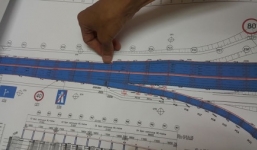 Lái xe 7 chỗ lao từ đường trên cao tử vong: nguyên nhân liên quan đến thiết kế cầu ?