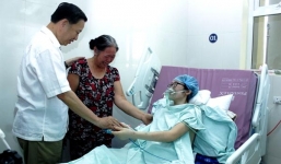 Nữ thiếu úy công an từ chối chữa ung thư để cứu con đã qua đời