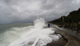 Bão số 1 giật cấp 12 di chuyển nhanh, cách Thái Bình - Ninh Bình 100km