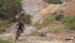 Rong ruổi, khám phá các địa điểm nổi danh trên khắp Việt Nam trong 'On My Way'