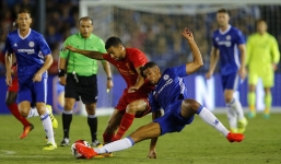 Chơi ít người, Chelsea vẫn đánh bại Liverpool