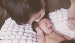 Khoảnh khắc ngộ nghĩnh 10 ngày tuổi của quý tử thứ hai nhà Lý Hải