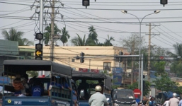 Video: Đi qua đèn vàng như thế nào để không bị phạt
