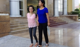 Nữ sinh khuyết tật, làm bài thi bằng chân được đặc cách vào thẳng ĐH