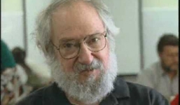 Giáo sư hàng đầu thế giới từng bị xe đâm ở Việt Nam qua đời