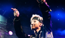 Khán giả đội mưa ủng hộ hit 'Chúng ta không thuộc về nhau' của Sơn Tùng M-TP