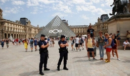 Pháp: Nhóm du khách Trung Quốc bị cướp
