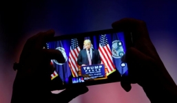 Trump phản pháo Obama: Hillary Clinton mới 'không thích hợp' cho chính phủ