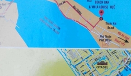 Huế: Thu giữ hơn 250 bản đồ xuyên tạc về Biển Đông của khu du lịch tự in