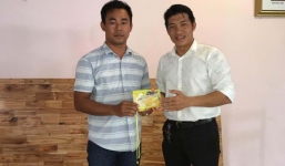 Giảng viên trả lại tiền, vàng cho người đánh rơi