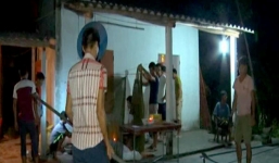 Bố mẹ đi làm, hai con nhỏ ở nhà chết thảm