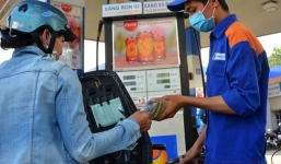 Từ 15h chiều nay, giá xăng giảm 610 đồng/lít