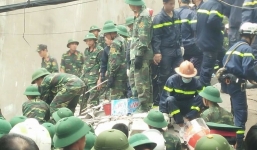 Sập nhà cổ ở Hà Nội: 2 nạn nhân tử vong, tạm dừng cứu hộ