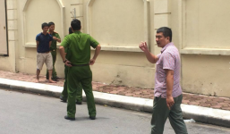 Đối tượng trộm logo ô tô bỏ xe máy để chạy vẫn không thoát