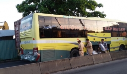 Xe ben đâm xe giường nằm, hành khách hoảng loạn