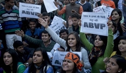 Ấn Độ: Video quay cảnh cưỡng hiếp tập thể buôn bán công khai