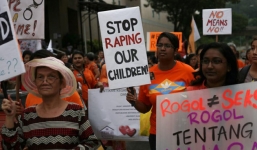 Malaysia: Kẻ hiếp dâm thoát cảnh 'bóc lịch' nhờ cưới nạn nhân