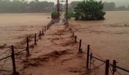 Cận cảnh lũ lớn 'càn quét', cô lập nhiều vùng ở Lào Cai