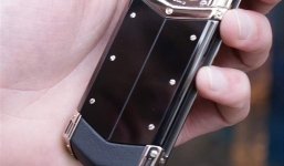 Bị cướp điện thoại Vertu trị giá 600 triệu khi đi dạo bộ