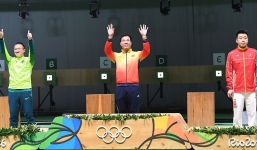 Khoảnh khắc Xuân Vinh nhận tấm HCV lịch sử tại Olympic