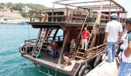 Tàu du lịch bị đâm chìm sau cú va chạm liên hoàn ở cảng Nha Trang