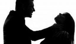 Bóp cổ vợ cũ đến chết ngay trước mộ con gái