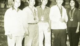 Xạ thủ vô địch TG được thưởng 3 ngày phép, cho mượn xe đạp về quê