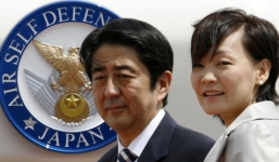 Vợ Thủ tướng Nhật Bản Abe tham gia biểu tình phản đối chính phủ