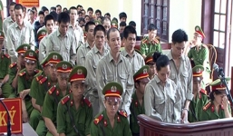 11 án tử hình cho đường dây mua bán 799 bánh heroin xuyên quốc gia