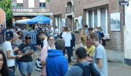 Video: Hàng nghìn người đổ về thánh địa Pokemon để săn lùng 'quái thú'