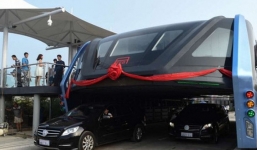 Nghi ngờ “xe bus bay” của Trung Quốc chỉ là chiêu trò lừa bịp ?