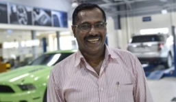 Vừa thoát tai nạn máy bay đã trúng số triệu đô