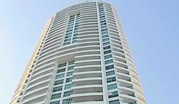 Chạy trốn kẻ bắt cóc, bé gái nhảy khỏi tầng 26