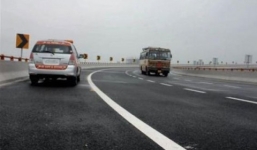 Xe bồn lao nhanh, đâm thẳng vào xe bus khiến 8 người chết