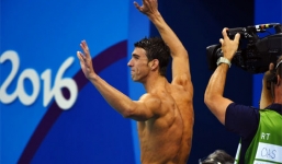 Michael Phelps'hốt' HCV thứ 5 kết thúc Olympic