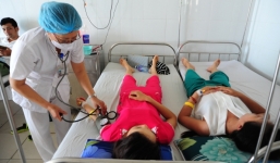 62 người nhập viện sau khi ăn tiệc cưới