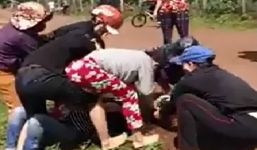 5 vụ đánh ghen kinh hoàng gây sửng sốt mạng xã hội