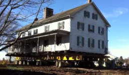 Cách người Mỹ di chuyển căn nhà nặng hàng nghìn tấn