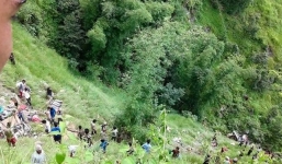 Nepal: Tai nạn xe buýt thảm khốc, thi thể 33 nạn nhân nằm rải rác trên đồi