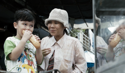 Rơi nước mắt với clip cảm động về mẹ của Việt Hương trong lễ Vu Lan