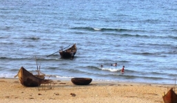 2 học sinh bị nước cuốn tử vong khi tắm biển