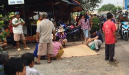 Tai nạn giao thông, chàng trai ôm thi thể vợ sắp cưới khóc ngất