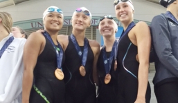 'Tiểu Ánh Viên' giành hai huy chương trên đất Mỹ