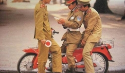 Nhìn lại hình ảnh chiến sĩ Công an nhân dân thập niên 80, 90