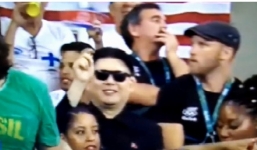 Video: Người giống hệt Kim Jong-un xuất hiện trên khán đài Olympic